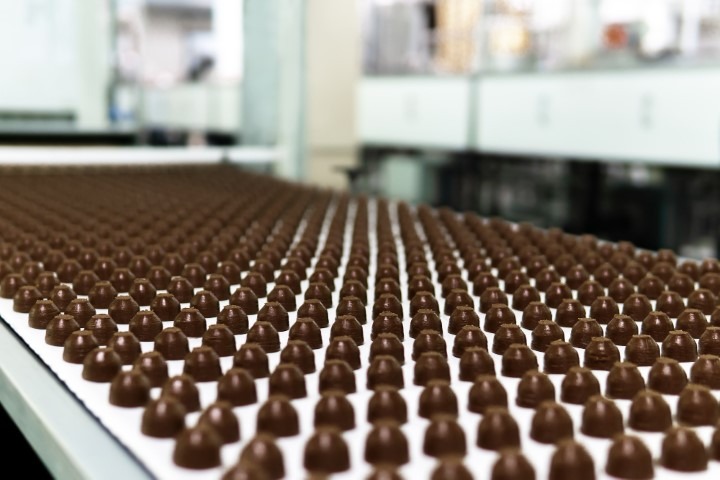 proses-produksi-permen-cokelat